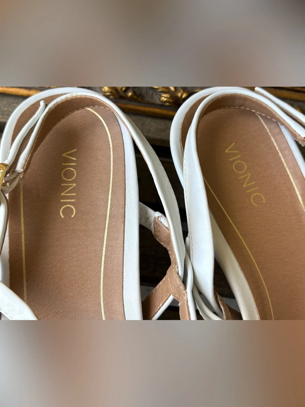 Vionic White T-Strap size 11 Sandals with Gold Chevron Detail low wedge heel
